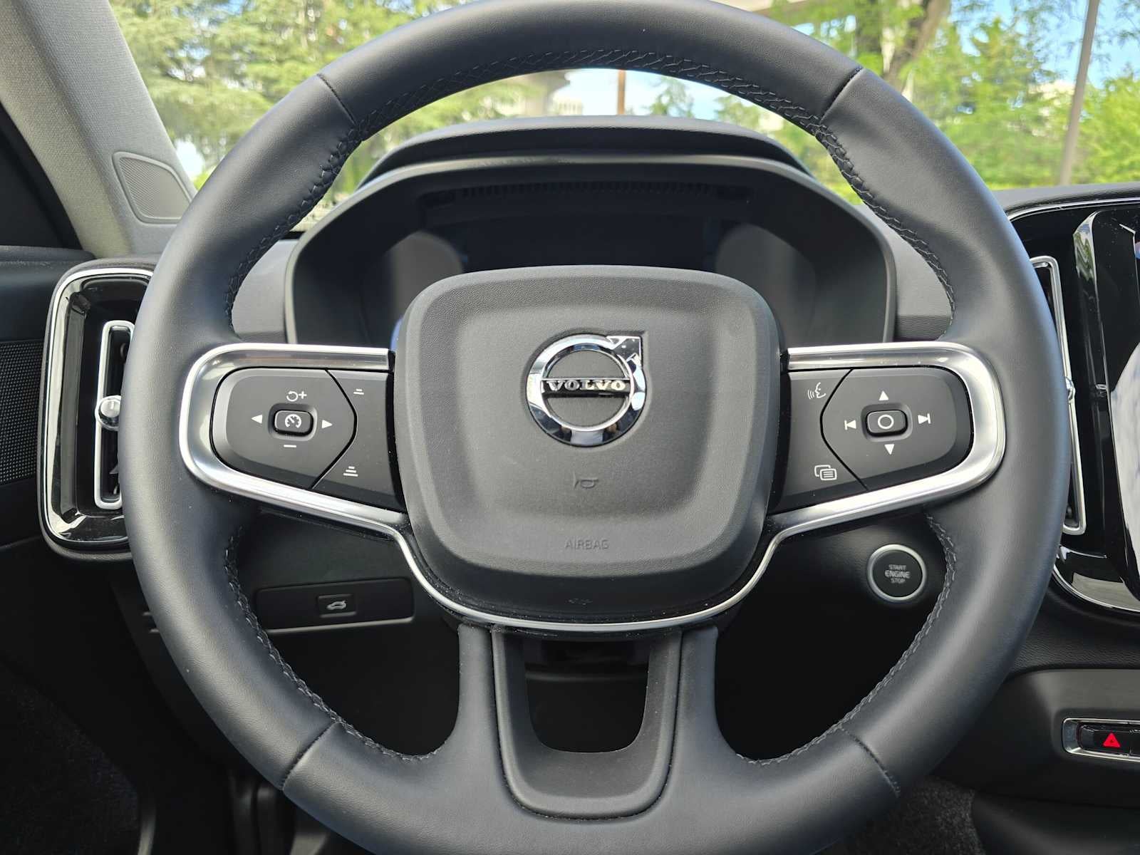 2026 Volvo XC40 Core