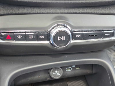 2026 Volvo XC40 Core