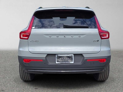 2026 Volvo XC40 Core