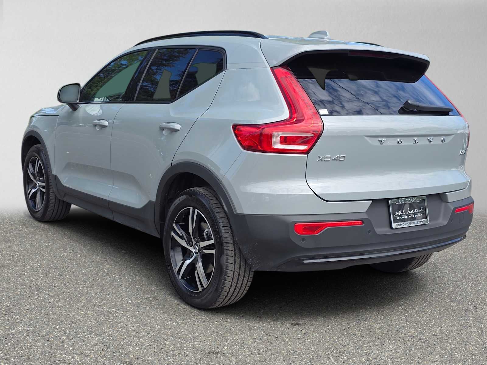 2026 Volvo XC40 Core