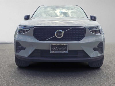 2026 Volvo XC40 Core