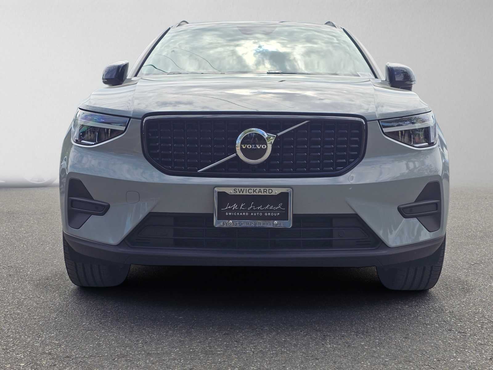 2026 Volvo XC40 Core