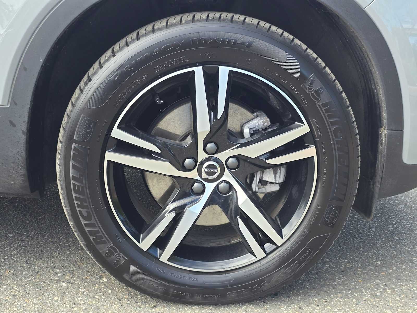2026 Volvo XC40 Core