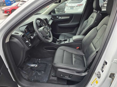 2024 Volvo XC40 Core Dark Theme