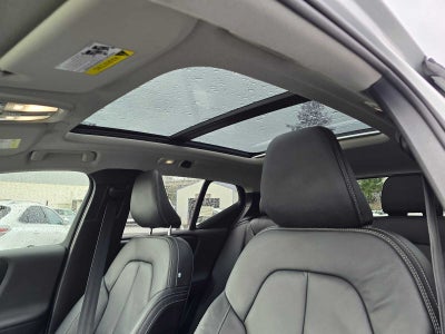 2024 Volvo XC40 Core Dark Theme