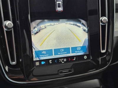 2024 Volvo XC40 Core Dark Theme