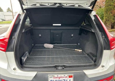 2024 Volvo XC40 Core Dark Theme