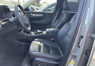 2024 Volvo XC40 Plus Dark Theme