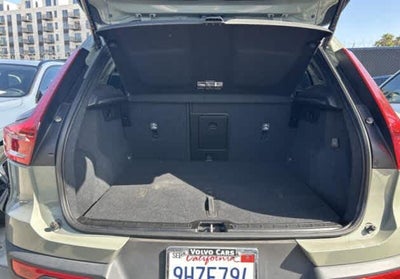 2024 Volvo XC40 Plus Dark Theme