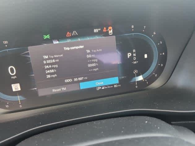 2024 Volvo XC40 Plus Dark Theme