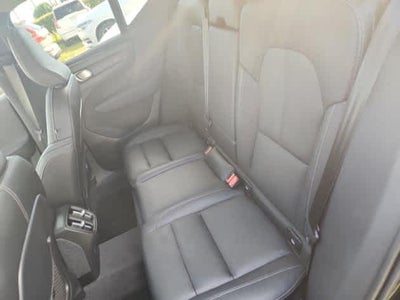 2024 Volvo XC40 Plus Dark Theme