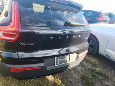 2024 Volvo XC40 Plus Dark Theme