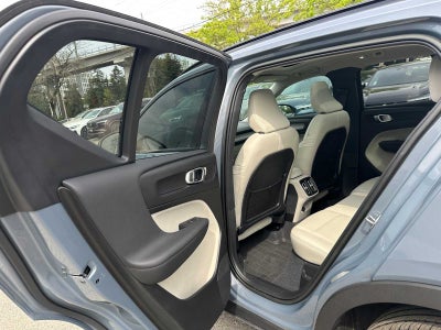 2023 Volvo XC40 Plus Dark Theme
