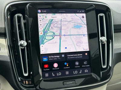 2023 Volvo XC40 Plus Dark Theme