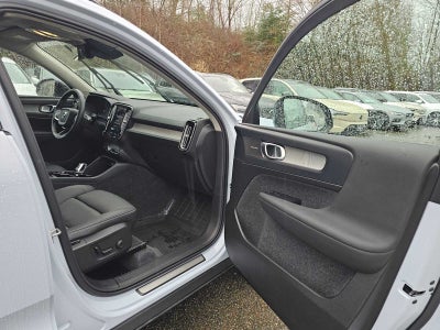 2025 Volvo XC40 Ultra Dark Theme