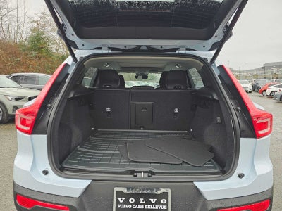 2025 Volvo XC40 Ultra Dark Theme