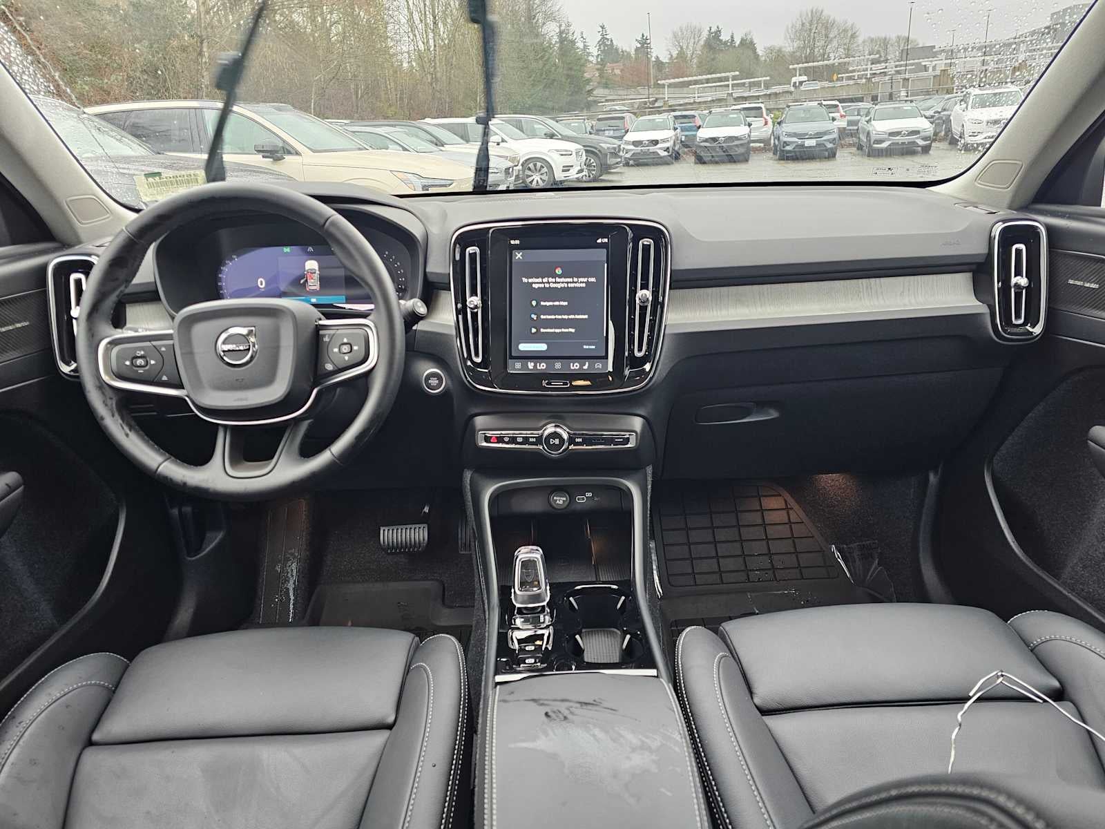 2025 Volvo XC40 Ultra Dark Theme