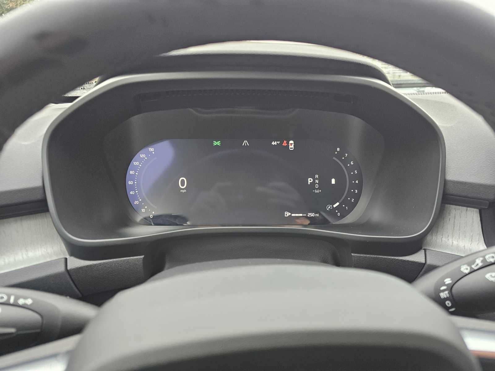 2025 Volvo XC40 Ultra Dark Theme