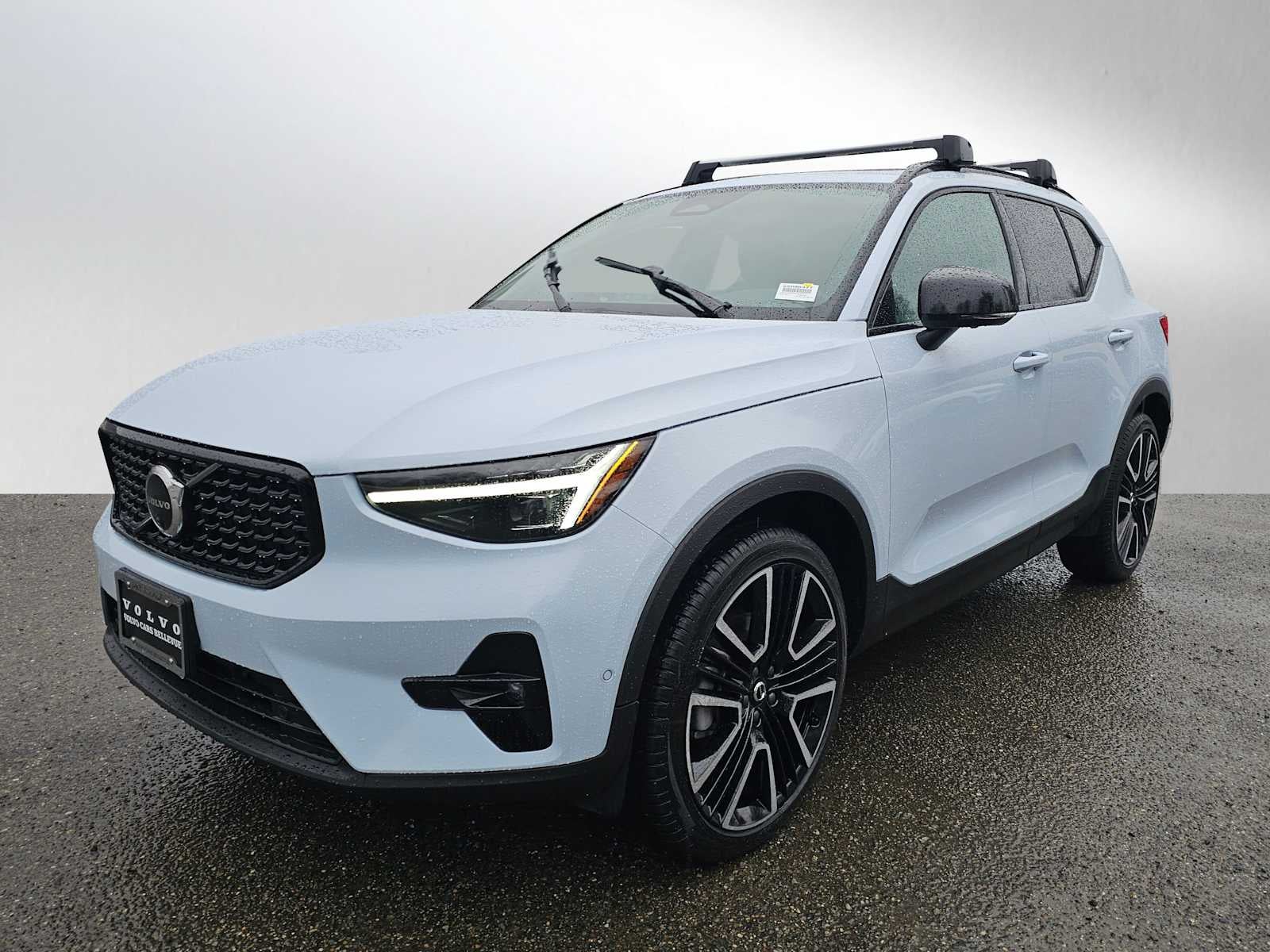 2025 Volvo XC40 Ultra Dark Theme