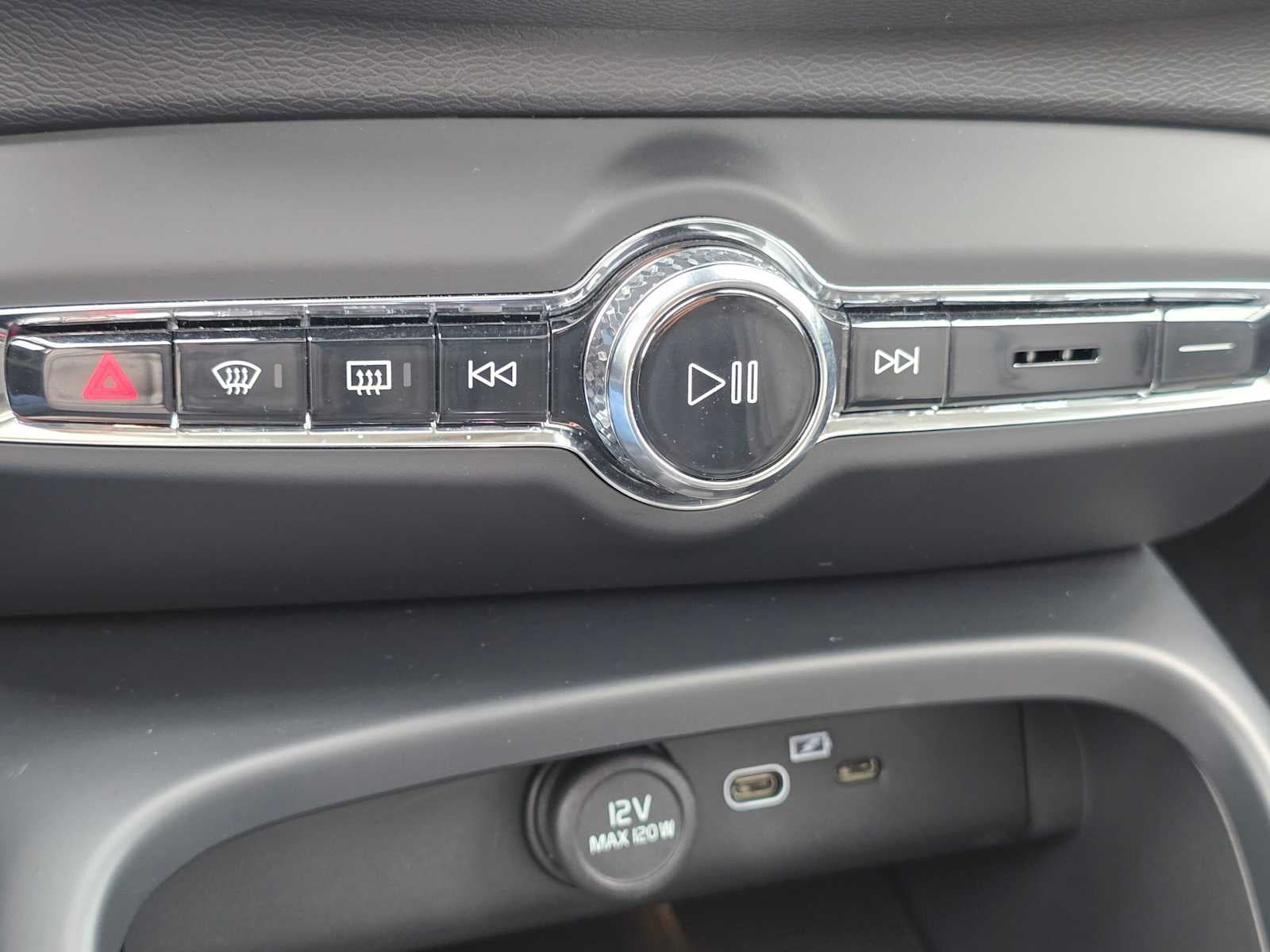 2026 Volvo XC40 Ultra