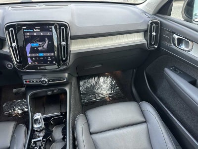 2025 Volvo XC40 Ultra Dark Theme