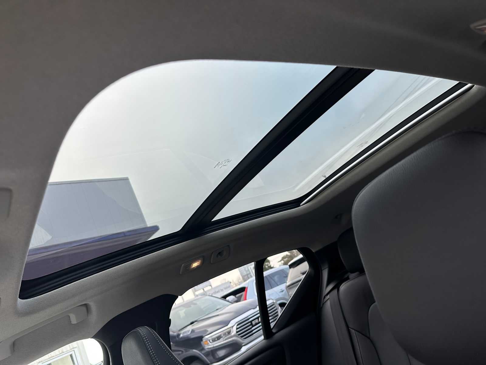 2025 Volvo XC40 Ultra Dark Theme