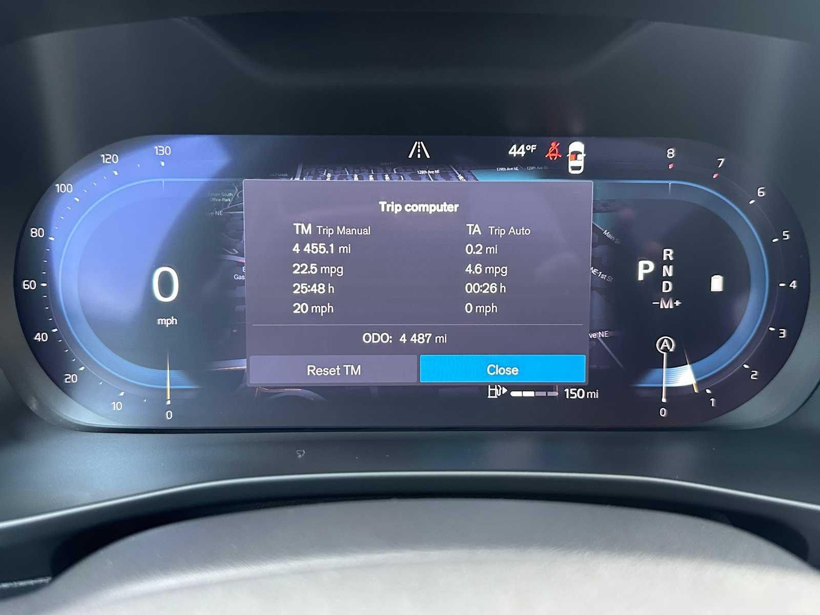 2025 Volvo XC40 Ultra Dark Theme