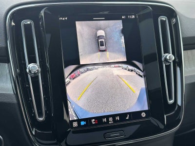 2025 Volvo XC40 Ultra Dark Theme