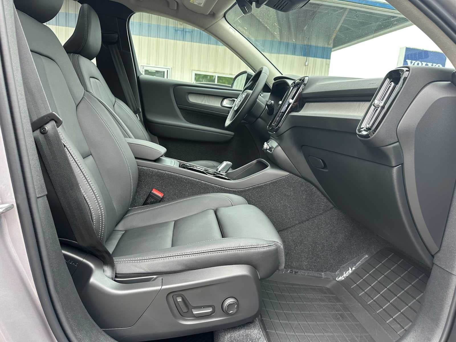 2026 Volvo XC40 Ultra