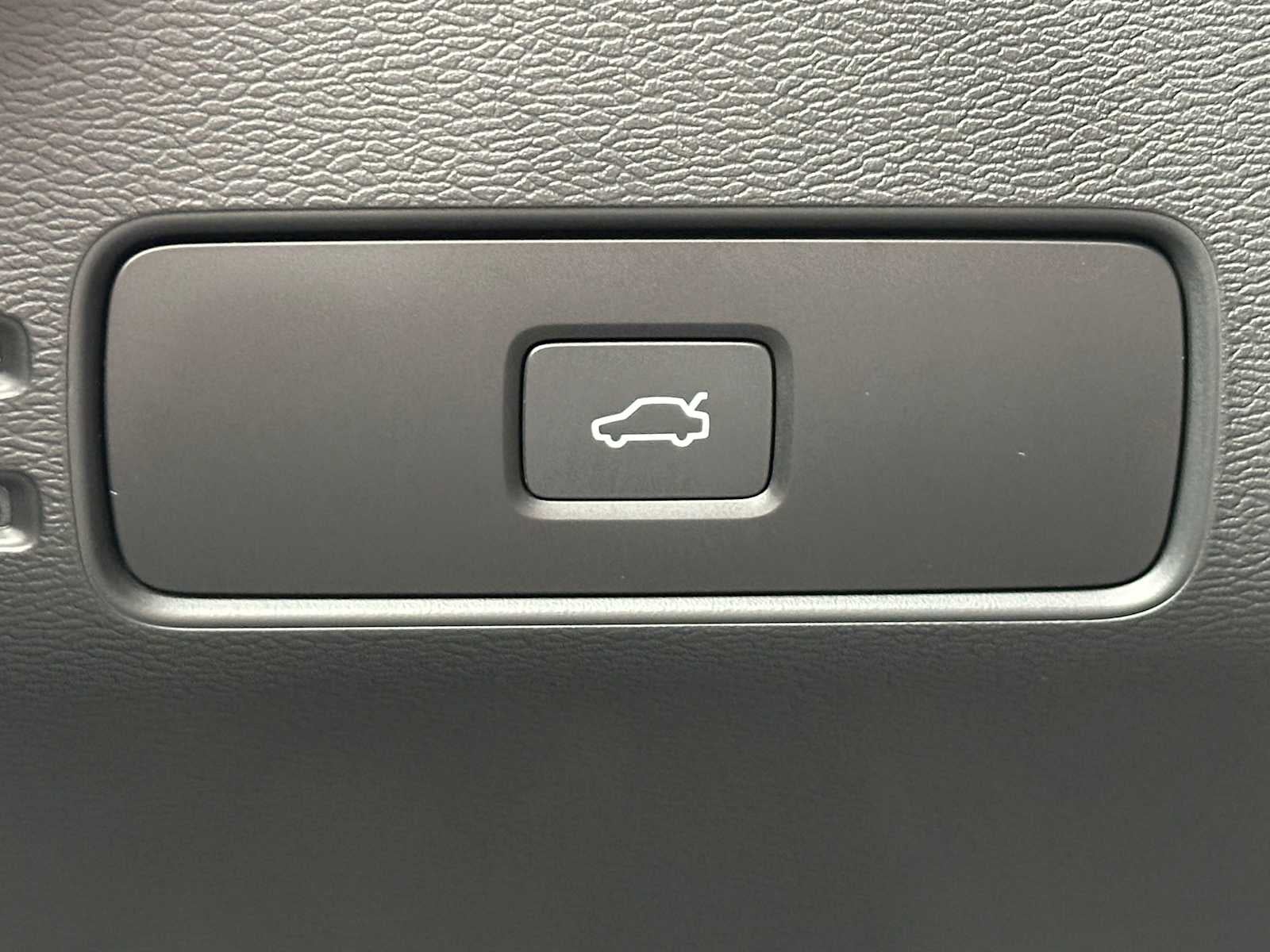 2026 Volvo XC40 Ultra