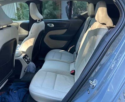 2023 Volvo XC40 Plus Bright Theme