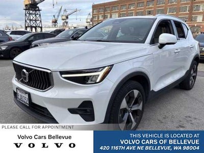 2023 Volvo XC40 Plus Bright Theme
