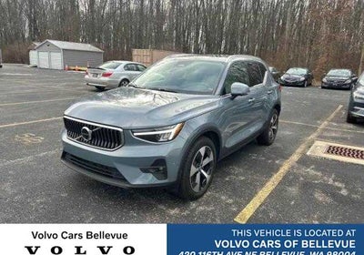 2023 Volvo XC40 Plus Bright Theme