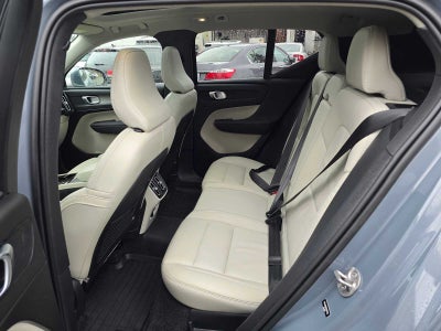 2023 Volvo XC40 Plus Bright Theme