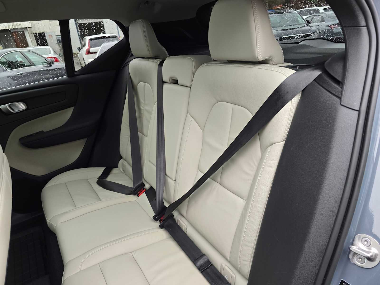 2023 Volvo XC40 Plus Bright Theme