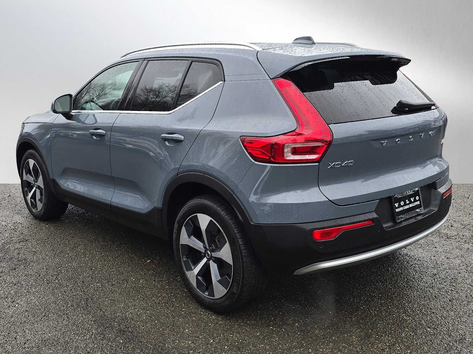 2023 Volvo XC40 Plus Bright Theme