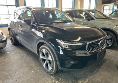 2023 Volvo XC40 Plus Bright Theme