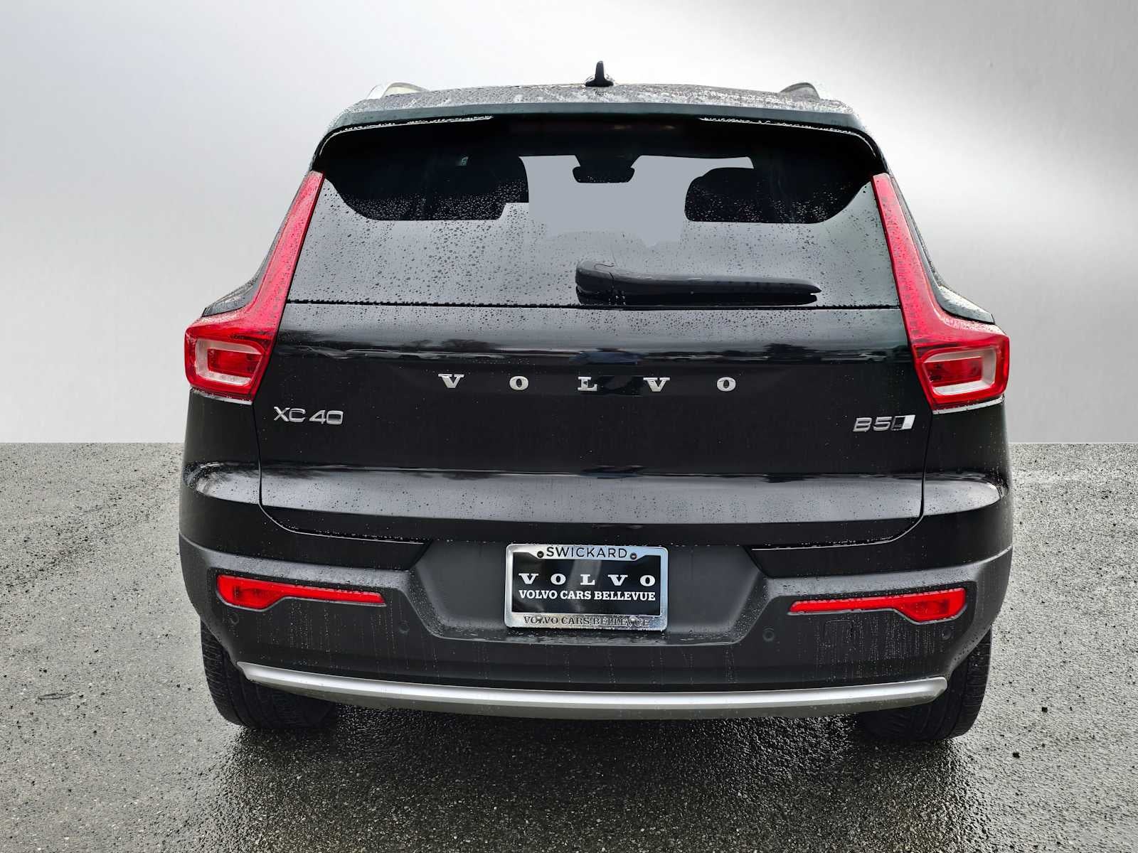 2023 Volvo XC40 Plus Bright Theme