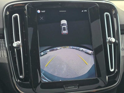 2023 Volvo XC40 Plus Dark Theme