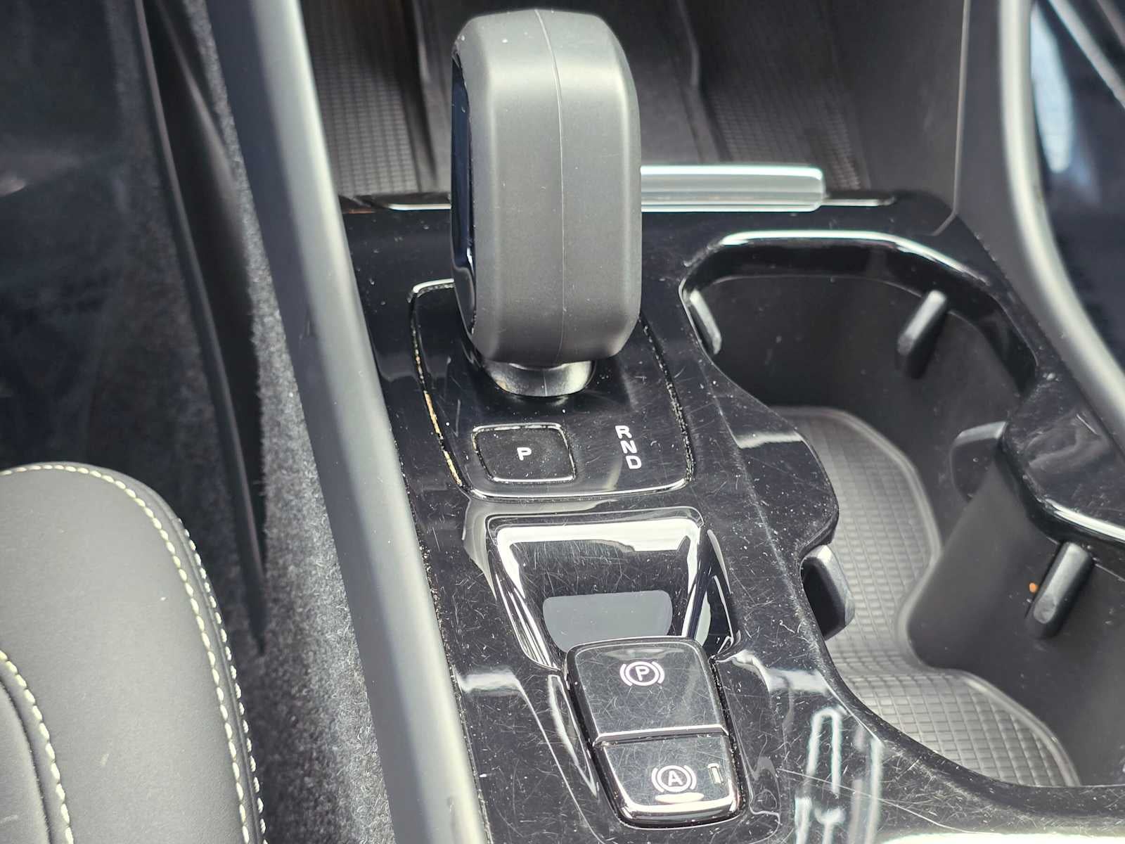 2023 Volvo XC40 Plus Dark Theme