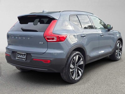 2023 Volvo XC40 Plus Dark Theme