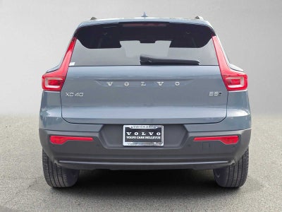 2023 Volvo XC40 Plus Dark Theme