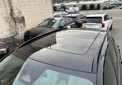 2023 Volvo XC40 Plus Dark Theme