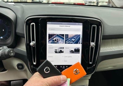 2023 Volvo XC40 Plus Dark Theme