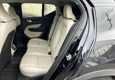 2023 Volvo XC40 Plus Dark Theme