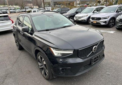 2023 Volvo XC40 Plus Dark Theme