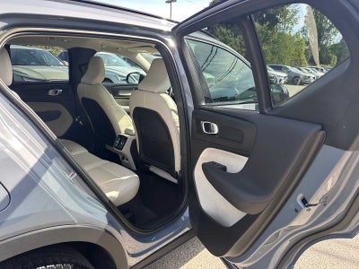 2023 Volvo XC40 Plus Dark Theme