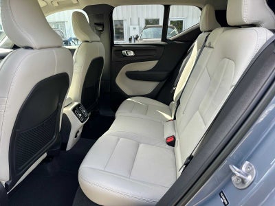 2023 Volvo XC40 Plus Dark Theme