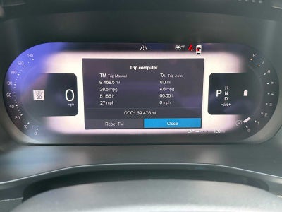 2023 Volvo XC40 Plus Dark Theme