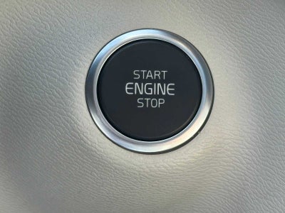 2023 Volvo XC40 Plus Dark Theme